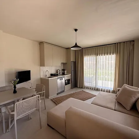 Mara Bahce Alacati Çeşme