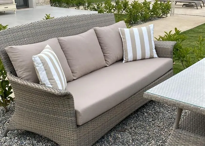 Mara Bahce Alacati Çeşme